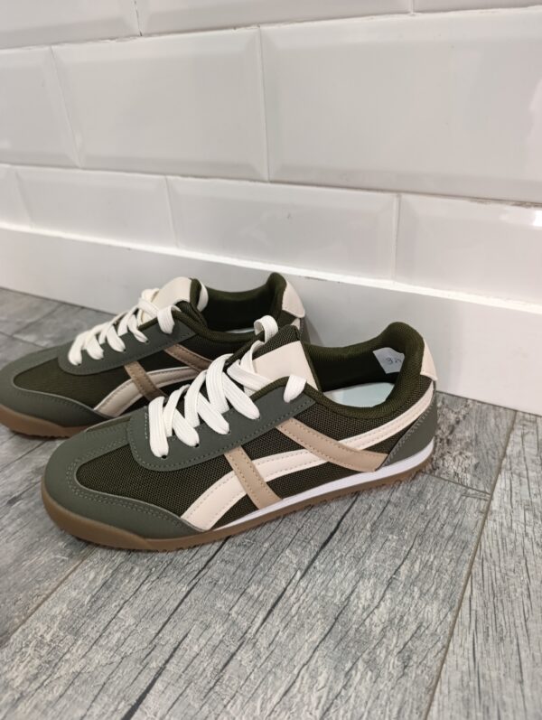 DEPORTIVA SHINE